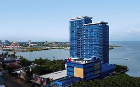Swiss-Belhotel Waterfront Makassar